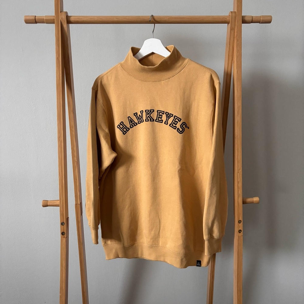 Gameday Social Iowa Hawkeyes Sweat Shirt